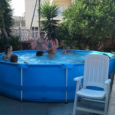 بيت ضيافة Holiday La Fontana *