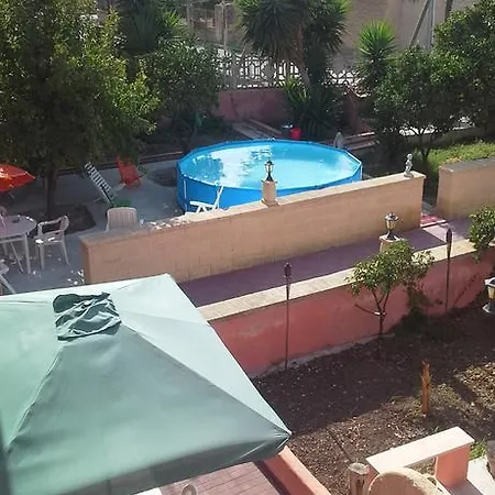 Holiday La Fontana بيت ضيافة تراباني